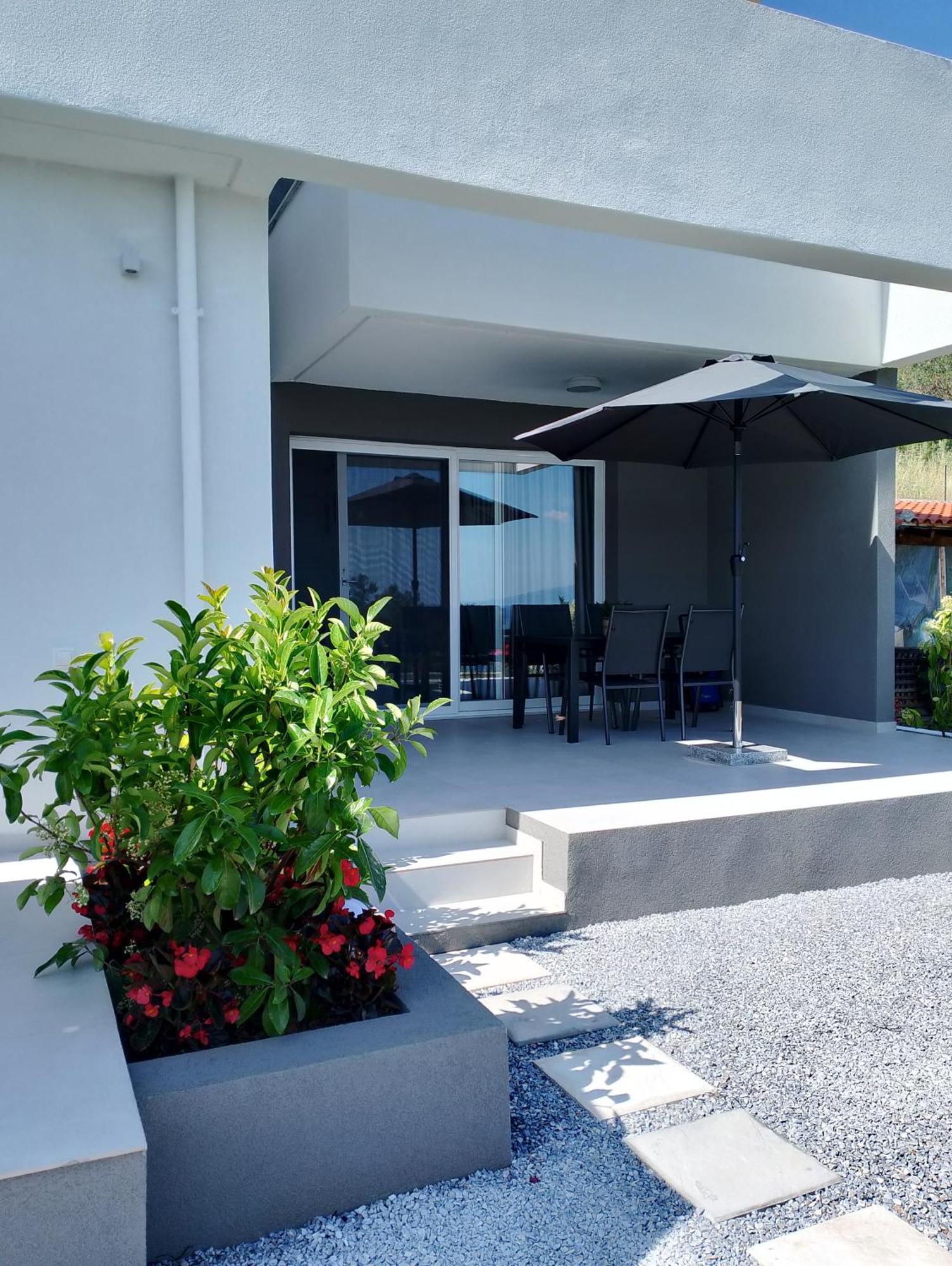 Aquarama Suites Nea Iraklitsa Exterior photo